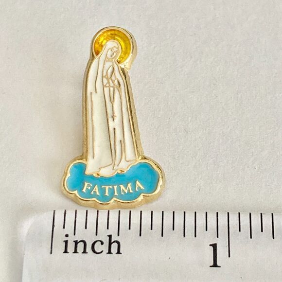 Vintage Saint Lady of Fatima of Portugal Pin Virgin Mary Blessed Mother Patron - Picture 7 of 8